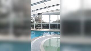 Adorable 19 Yo Amateur Expose inside Hotel Pool into Outdoor
