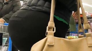 Omega Spanish MILF BIG Booty!!!