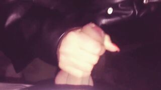 Risky fellatio to a stranger outdoors