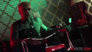 HO HUNTERS - Fucking Ghost s Joey and Sami White