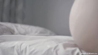 Blonde Lesbo Loves Pussy Licking and does Scissor