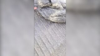 gozada na bunda da menina do lado da rodovia em pleno dia