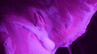 bimbos Gently Washes her Bald Snatch into the Shower
