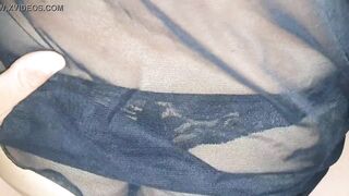Sentou gostoso de camisola e fio dental