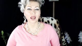 babe Old Dancing and very Long Bottle into Soak Older Vagina! Yes,
