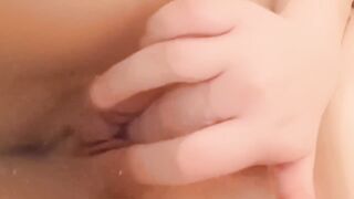 babe 19 Year Old Plays with her Boobies and Finger Fucked her Snatch Underwater