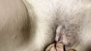 Fisting her