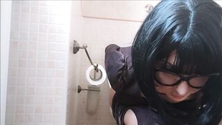 Over 20 Minutes on the Restroom with my Stepmom