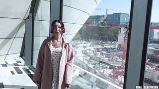 La Touriste Néerlandaise Esluna Love Baisée Par two Inconnus, Exhib En Outdoor