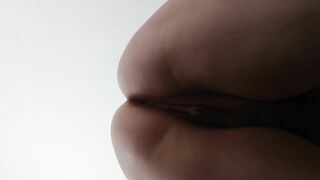 Messy Geek Squats over Ur Face after Squirting