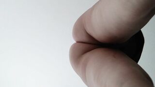 Messy Geek Squats over Ur Face after Squirting
