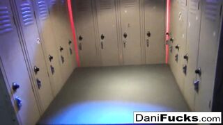 View Babe Dani Play With Her Tight Soak Vagina