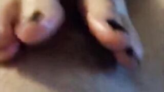 Tattooed Gf with Beauty Foot like to Gives Turf Job till he Cum
