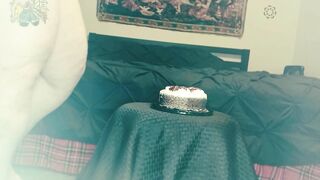 Cake Sitting