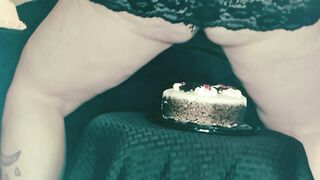 Cake Sitting