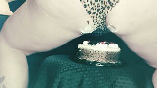 Cake Sitting