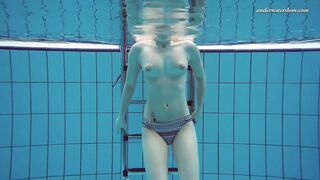 Long Breasts 18 Year Old Liza Bubarek Swimming Nude inside the Pool