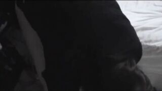 Su madre lo obliga a embarazar a su hermanita