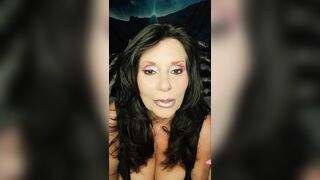 Amateur Older milf Teaches you to Eat Asshole with Noisy Cunt Queefs