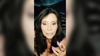 Amateur Older milf Teaches you to Eat Asshole with Noisy Cunt Queefs