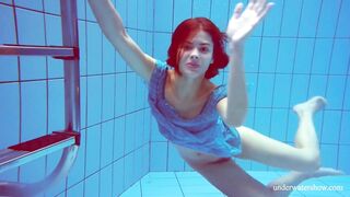 Beauty Tight Eighteen Marusia Swims Nude Underwater