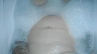 Having Fun with my Vagina inside a Bubbly Hot Tub
