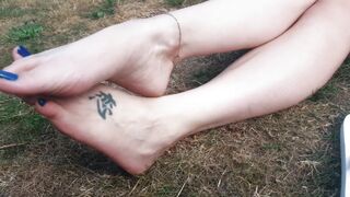 Candid Toes - Outside