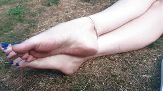 Candid Toes - Outside