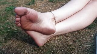 Candid Toes - Outside
