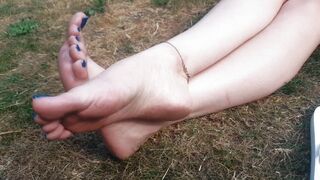 Candid Toes - Outside