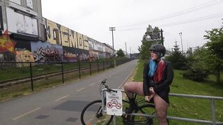 Biking cougar into Fishnets Vibrator Fucks her Vagina on Outdoor Bike Trail