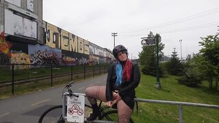 Biking cougar into Fishnets Vibrator Fucks her Vagina on Outdoor Bike Trail