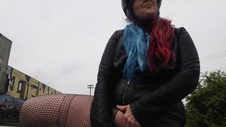 Biking cougar into Fishnets Vibrator Fucks her Vagina on Outdoor Bike Trail