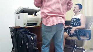 Lady Boss give Vagina for Cunnilingus with Engineer Lady Boss Boss and