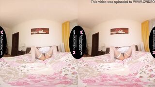Solo blonde MILF, Jarushka Ross is masturbating, into VR