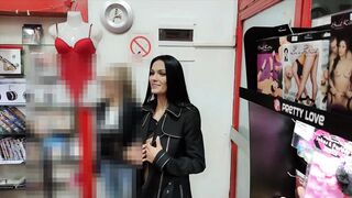 Mom Lilly-sexsual Shop (party one)