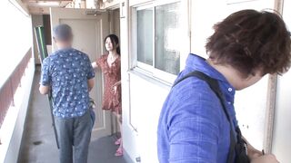 Bit ly/3gfMVBm 高画質フル動画見るなら Bitとlyの間にドット入れてね。隣の部屋に住んでいる年上の綺麗なお姉さんがエロ過ぎる下着姿で真昼間から僕を誘惑してくるんです。パート2