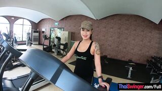 Amateurs doing a Gym Workout before having Sex on Camera into the