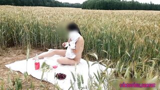 Nude Photoshoot into the Field