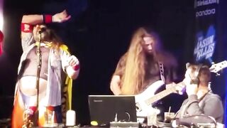 GOAT and your MILF : double penetration Live into Austin, TX on the