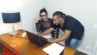Goddess secretary calls the computer technician to banged her at