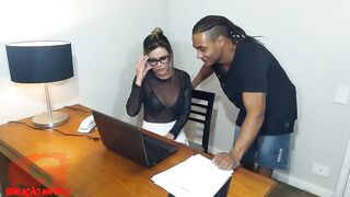 Goddess secretary calls the computer technician to banged her at