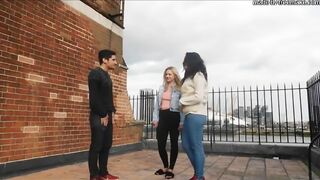 Head 3 Way on Rooftop into London