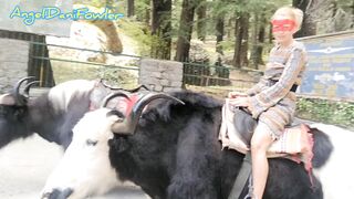 Voluptuous Masked Blonde having Fun Ride Real Unshaved Yak