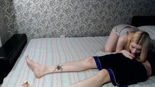 Помогла расслабиться сводному братишке после тяжелого дня
