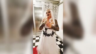 SLUTTY ICE QUEEN