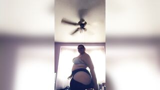 Snapchat Story - Ripping Leggings
