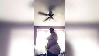 Snapchat Story - Ripping Leggings