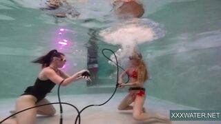 Jane and Minnie Manga Swim Nude inside the Pool