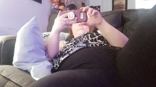 Watching Porn on my Phone and Masturbaiting through my Leggings